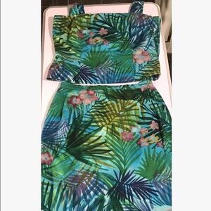 Maggy London  2-Piece Skirt Set Size 6 in good condition